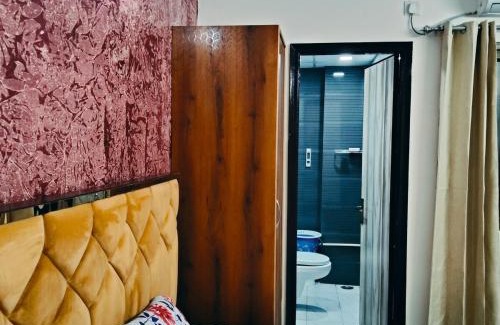 Vrindavan Apartamento | Madhav Mohini Kunj -2 BHK Near Prem Mandir