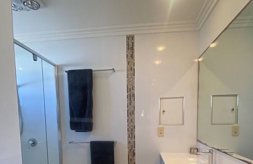 Adamstown Casa | Madison Gardens - centrally located and private