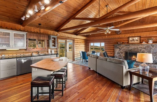 Shining Mountains Casa | Madison River Fly Fishing near Ennis, MT and 70 miles to Yellowstone NP