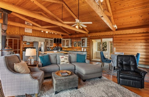 Shining Mountains Casa | Madison River Fly Fishing near Ennis, MT and 70 miles to Yellowstone NP