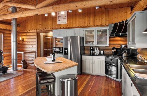 Shining Mountains Casa | Madison River Fly Fishing near Ennis, MT and 70 miles to Yellowstone NP