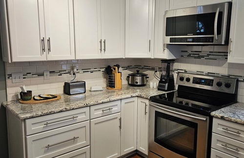 Brewton Casa | Mady's Happy Place is a charming 3 bedroom, 2 bath home near historic downtown