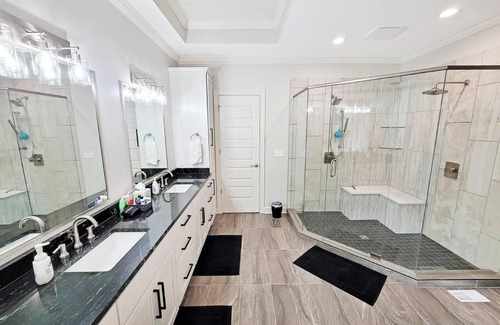 Osage Beach Casa | Magazine-Featured Mansion, Golf Green, Casino, etc