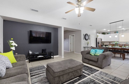 Legacy Park Villa | Amazing Family Villa w / 8 Bedroom, 5 themed, Pool, Spa, Game Room (Sleeps 25)