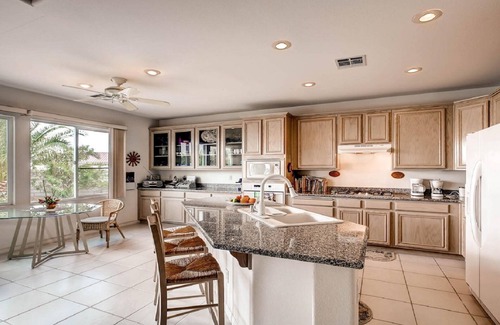 Spring Mountain Ranch Casa | Lujo Get-A-Way, fuera de la avenida principal. Cerca de las montañas y rutas de senderismo