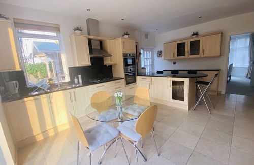 Plaistow and Sundridge Villa | Magnificent 5/6 bedrooms London house. Ideal for families or contractors.