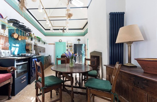 Enfield Casa | Magnificent historic townhouse within easy reach of London - pet friendly