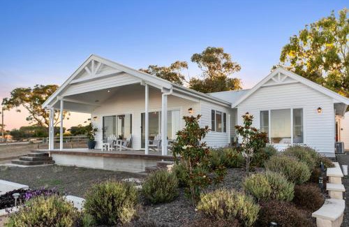 Emu Bay Casa | Magnolia