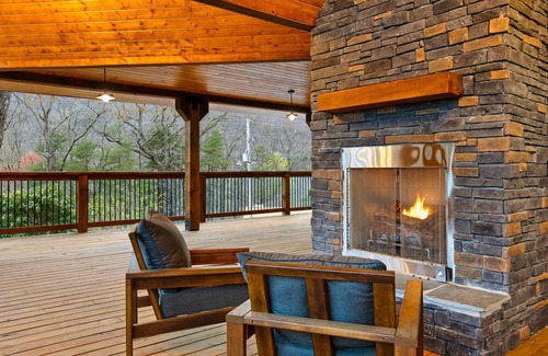 Blairsville Casa | Main-floor mountain view suite with firepits, deck, & lounge
