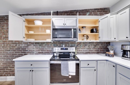 Stroudsburg Apartamento | Main Streets Finest Pt. 4