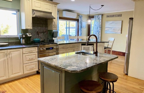 Newport Casa | Retiro de Maine Lakehouse