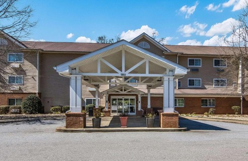 Columbus Hotel | MainStay Suites Columbus near Fort Benning