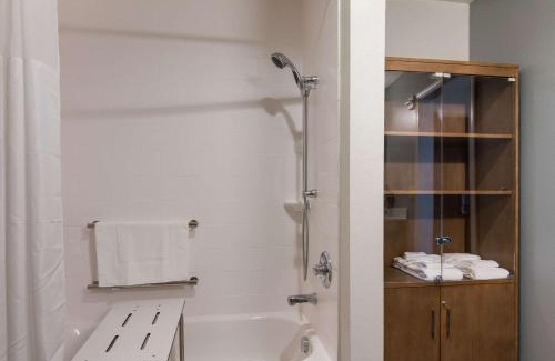 East Camden Hotel | MainStay Suites East Camden