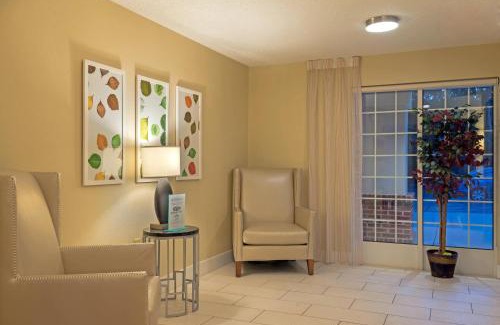 Southwest Raleigh Hotel | MainStay Suites Raleigh - Cary