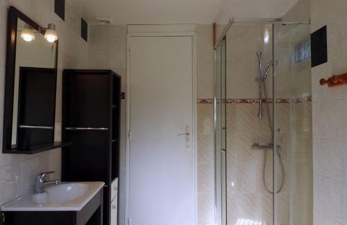 Pont-la-Ville Casa | Maison Authentique avec Jardin Clos et Parking Privé à Pont-la-Ville - FR-1-611-59