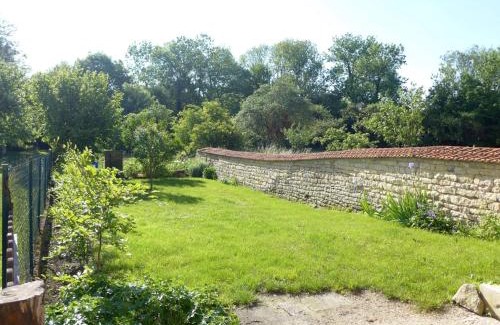 Pont-la-Ville Casa | Maison Authentique avec Jardin Clos et Parking Privé à Pont-la-Ville - FR-1-611-59