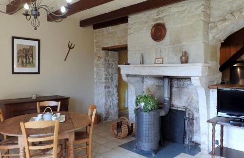 Pont-la-Ville Casa | Maison Authentique avec Jardin Clos et Parking Privé à Pont-la-Ville - FR-1-611-59