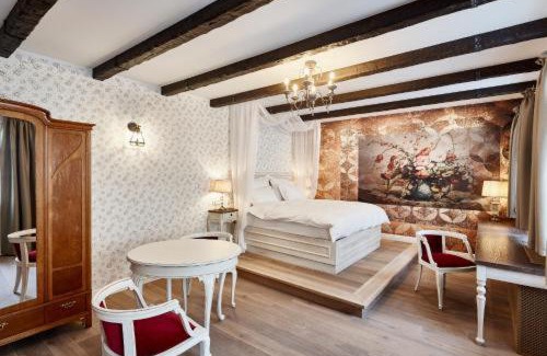 Castle Hill Hotel | Maison Bistro & Hotel