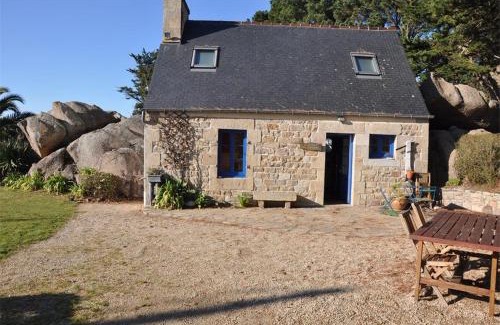 Tregastel Villa | Maison bretonne 50m plage avec jardin et WIFI à TREGASTEL - Réf 413