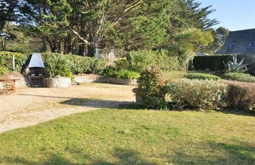 Tregastel Villa | Maison bretonne 50m plage avec jardin et WIFI à TREGASTEL - Réf 413