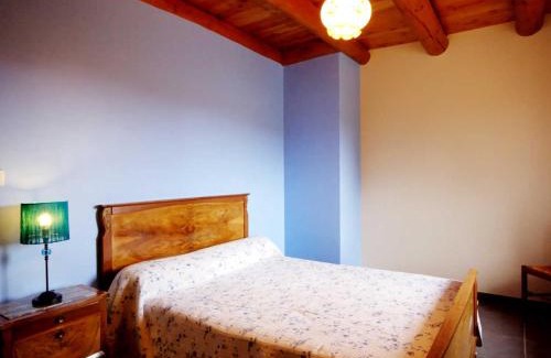 Saint-Nizier-de-Fornas Casa | Maison de charme avec poêle à bois, 3 chambres, salle de jeux, jardin clos et équipements modernes. - FR-1-496-259