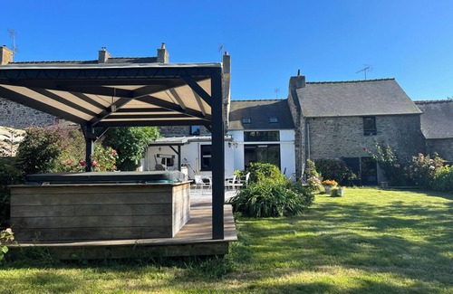 La Ville-es-Nonais Casa | Maison de Campagne Avec Jacuzzi à 300 m de la Rance et 12 mn de St-malo
