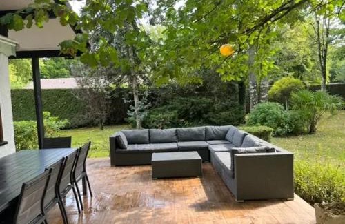 Savigny-sur-Clairis Casa | Maison de charme à Savigny-sur-Clairis avec piscine et sauna.