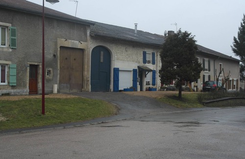 Beaufort-en-Argonne Casa | MAISON DE FERME LORRAINE POUR VACANCES AU VILLAGE MEUBLEE A L'ANCIENNE
