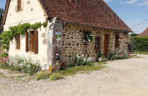 Bourbon-l'Archambault Casa | Maison de ferme restaurée avec pêche incluse et animaux acceptés - FR-1-489-293