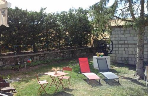 Taxat-Senat Casa | Maison de ferme charmante avec terrasse et grand jardin près de Vichy - FR-1-489-363