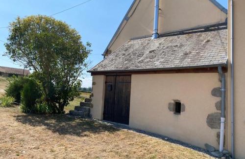 Mazirat Casa | Maison de ferme paisible avec vue sur vallée, draps inclus - FR-1-489-385