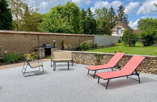 Damville Casa | Maison de Ville à 1h30 de Paris. Idéal Pour un Séjour en Famille ou Entre Amis