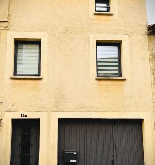Loupian Casa | Maison de village avec jardin à 3 km des plages.