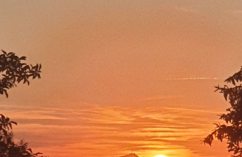 Vic-le-Comte Casa | Maison de Village F2 60m² Avec Cour Fermée