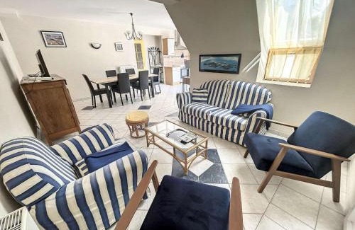 Saint-Pair-sur-Mer Casa | Maison de Ville avec Jardin Clos à 250m des Commerces et Proche de la Mer - FR-1-361-358