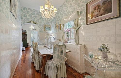 Mid-City Hotel | Maison Elisabeth