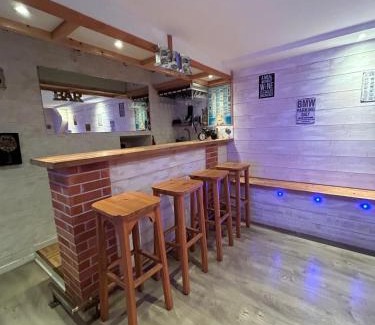 Tournon-sur-Rhone Apartamento | Maison en duplex 85m2 avec bar et garage