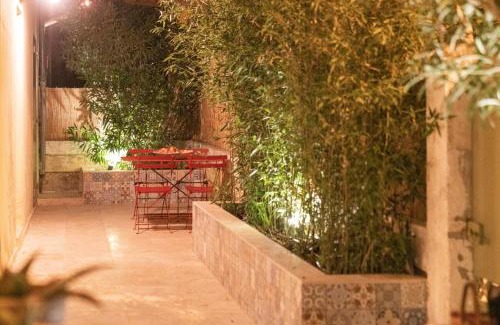 Fontvieille Casa | maison entière de village Fontvieille avec piscine