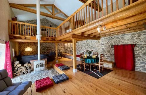 Saint-Vert Casa | Maison familiale 4 chambres avec jardin, cheminée, poêle à bois, parking et Wi-Fi - FR-1-582-230