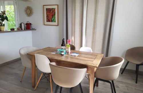 Seynod Casa | Maison Familiale en Haute-savoie Avec Piscine et Petits Équipements de Fitness