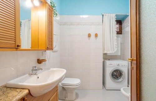 Carate Urio Apartamento | Maison Laghée-Bright Apt with balcony, Lake view!