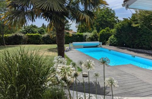 Soyaux Casa | Maison moderne élégante avec piscine privative, jardin clos et wifi - FR-1-653-279