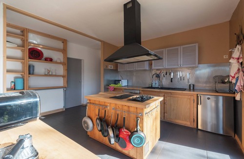 Bagneres-de-Bigorre Casa | Maison Paul, en la Colina de los Pirineos con vistas a la montaña, terraza privada y Wi-Fi