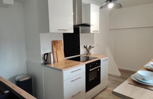 Beauvais Casa | Maison Rénovée & Spacieuse, Idéale Familles & Groupes, Proche Aéroport