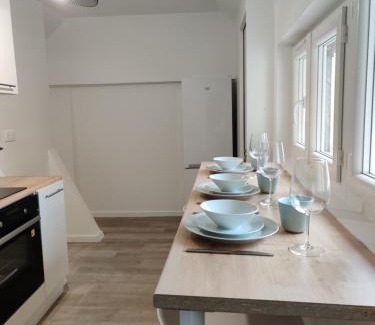 Beauvais Casa | Maison Rénovée & Spacieuse, Idéale Familles & Groupes, Proche Aéroport