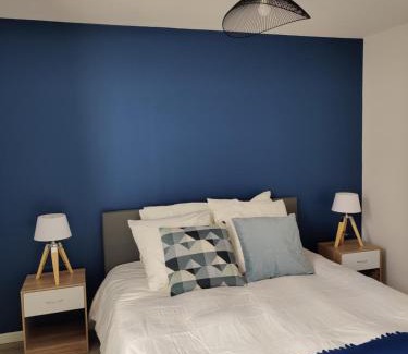 Beauvais Casa | Maison Rénovée & Spacieuse, Idéale Familles & Groupes, Proche Aéroport