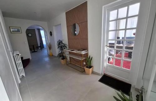 Montebourg Casa | Maison spacieuse à Montebourg avec jardin