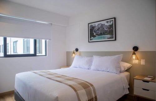 Leuro Apartamento | Majestic 2BR with Modern Pool in Miraflores