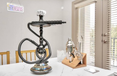 Memorial Casa | Majestic 3 story townhome w/ Pool/Garage/King bed