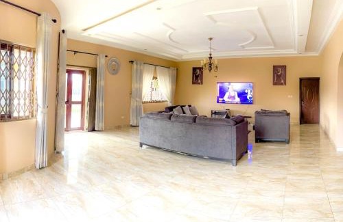 Kwabenyan Casa | majestic cottage